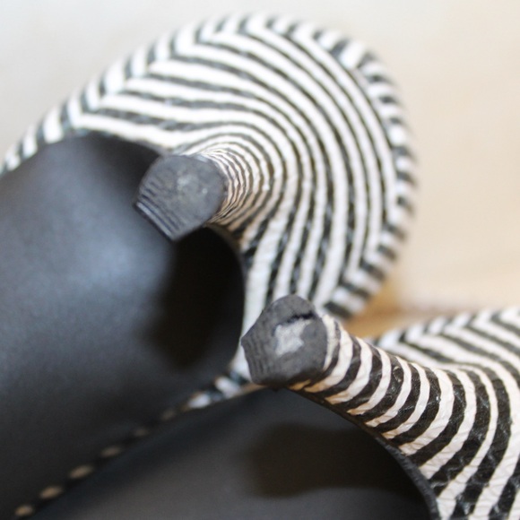 Seychelles high heel sandals (women’s 9) - Picture 8 of 11